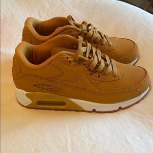 Nike Women’s Air Max 90